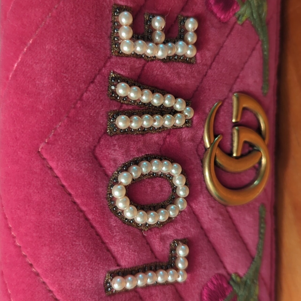 Authentic Gucci Marmont Love velvet clutch - Picture 3 of 10